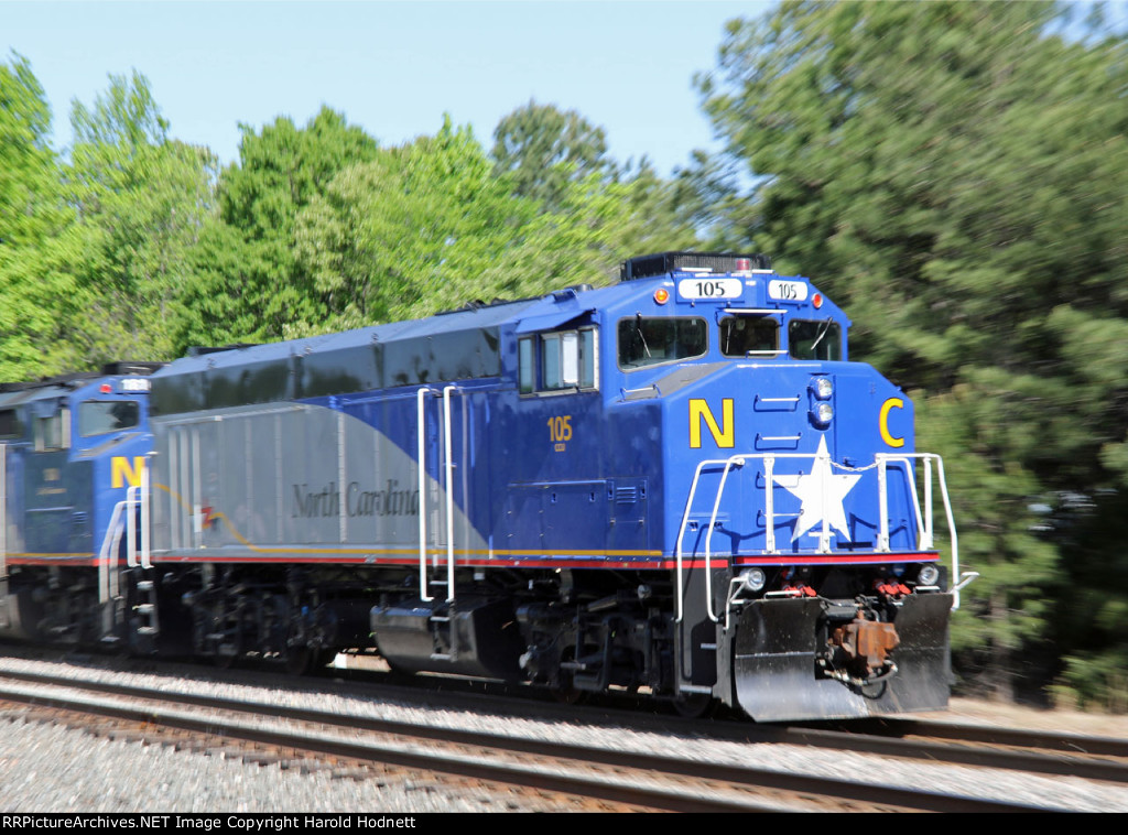 RNCX 105 brings up the rear on train P075-27